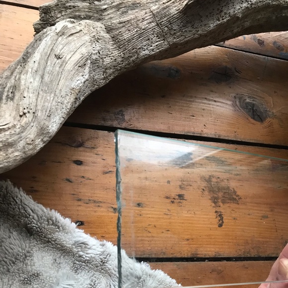 Glass shelving. Open shelving. - Picture 6 of 9